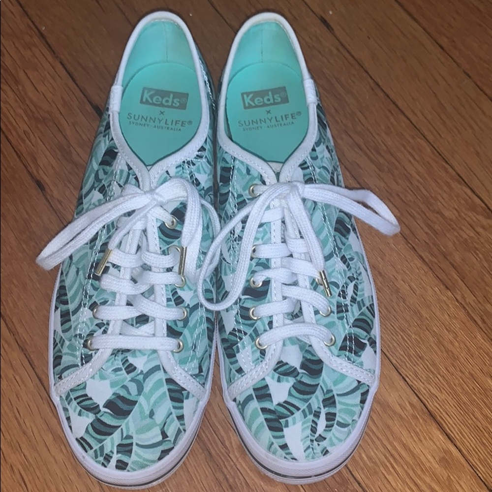 Adorable banana leaf keds